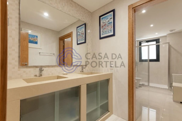 Moradia T4 para Venda em São Martinho do Porto Foto 41