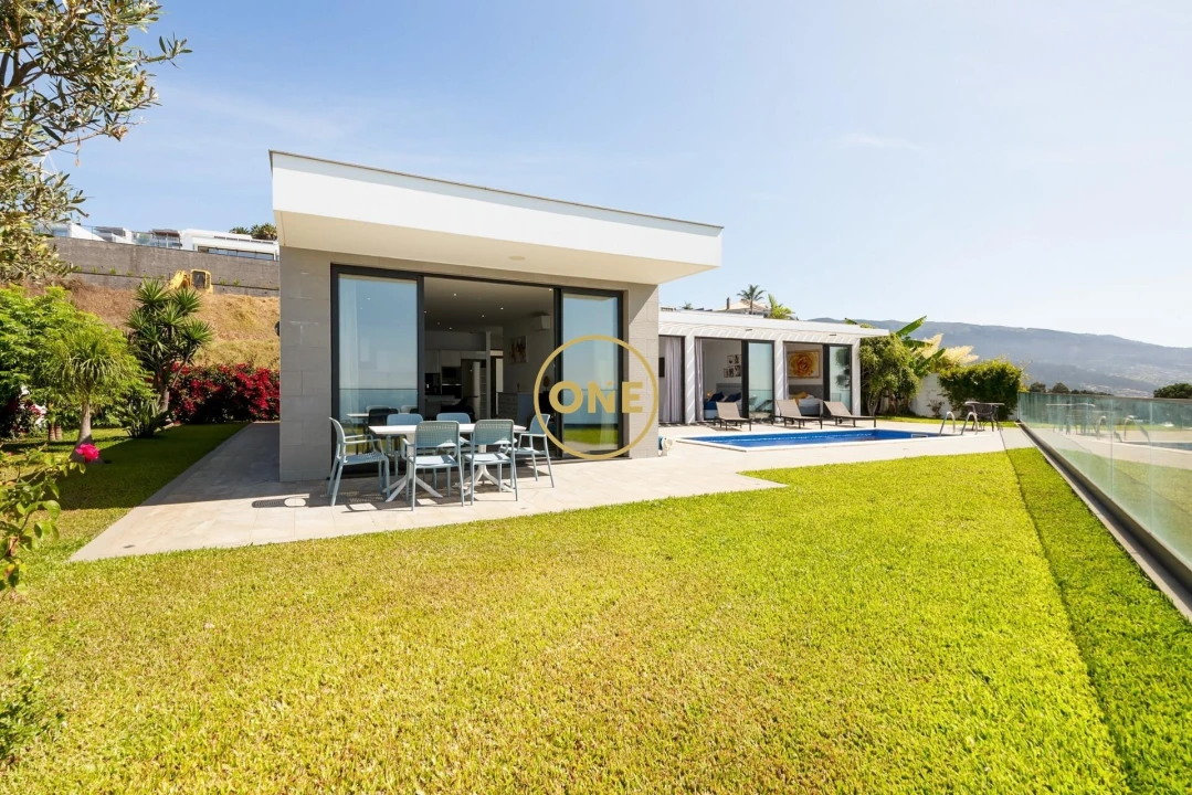 Moradia T3 para Venda em Prazeres Foto 3