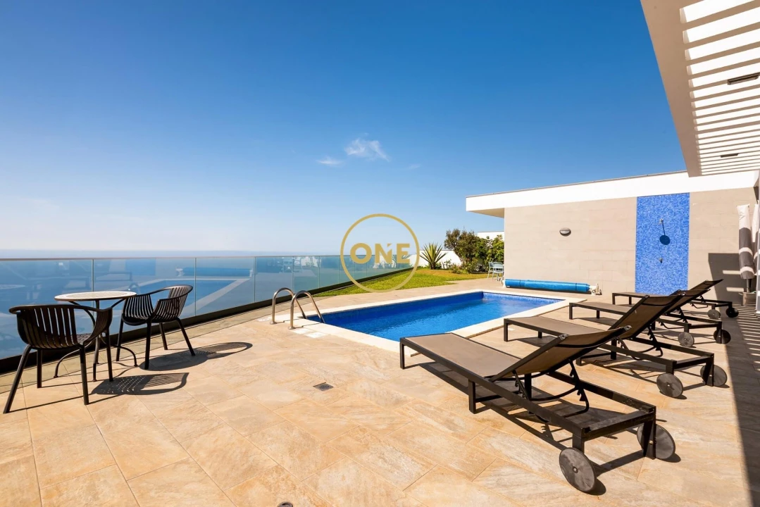 Moradia T3 para Venda em Prazeres Foto 4