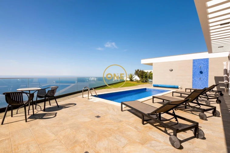 Moradia T3 para Venda em Prazeres Foto 4