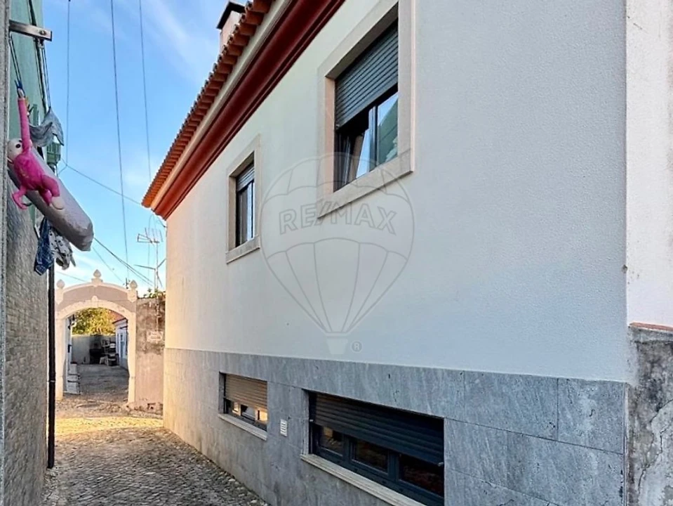 Moradia T3 para Venda em Fanhões Foto 11