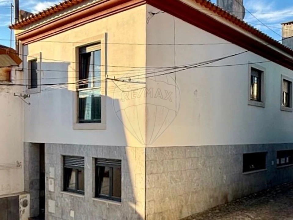 Moradia T3 para Venda em Fanhões Foto 1