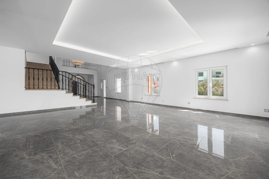 Moradia T6 para Venda em São Pedro da Cadeira Foto 8