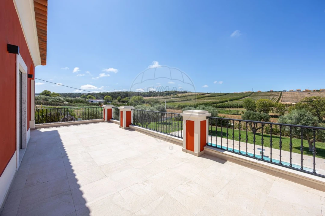 Moradia T6 para Venda em São Pedro da Cadeira Foto 20