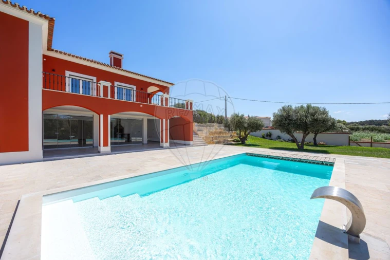 Moradia T6 para Venda em São Pedro da Cadeira Foto 3