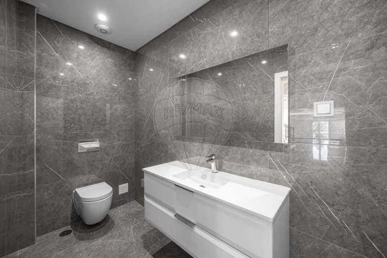 Moradia T6 para Venda em São Pedro da Cadeira Foto 25