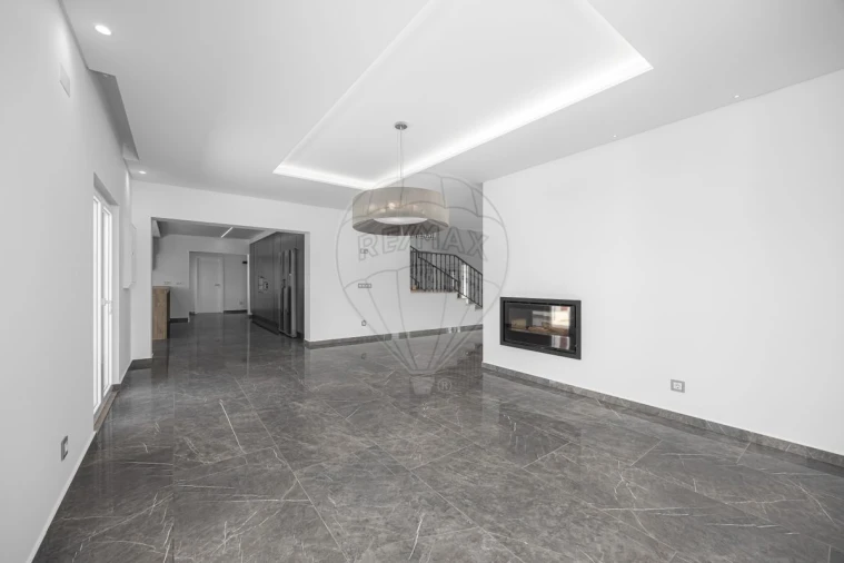 Moradia T6 para Venda em São Pedro da Cadeira Foto 11