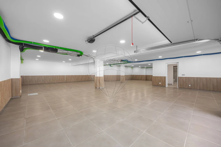 Moradia T6 para Venda em São Pedro da Cadeira Foto 29