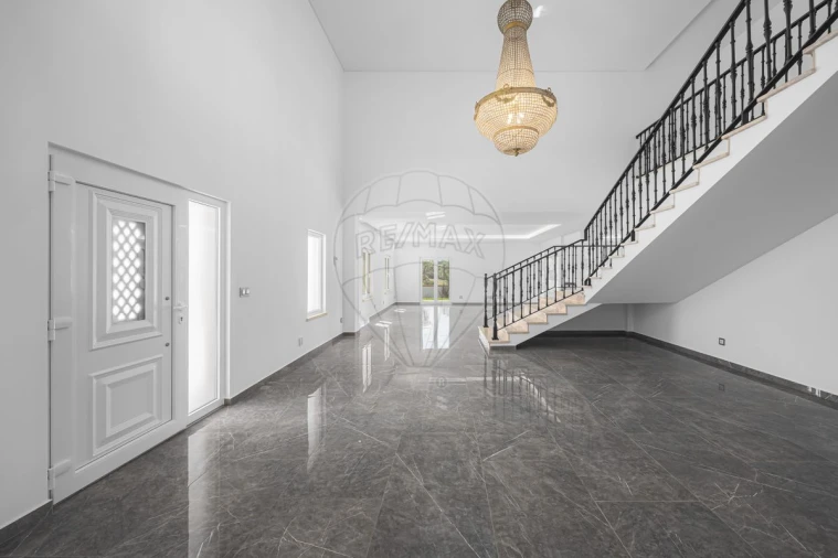 Moradia T6 para Venda em São Pedro da Cadeira Foto 6