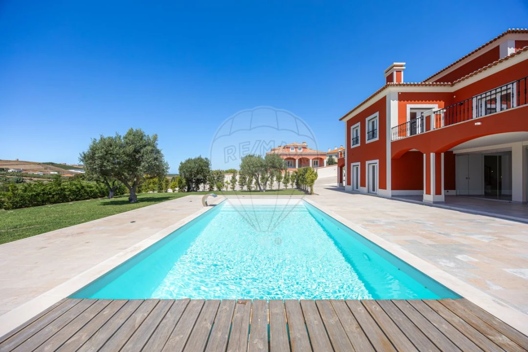 Moradia T6 para Venda em São Pedro da Cadeira Foto 2