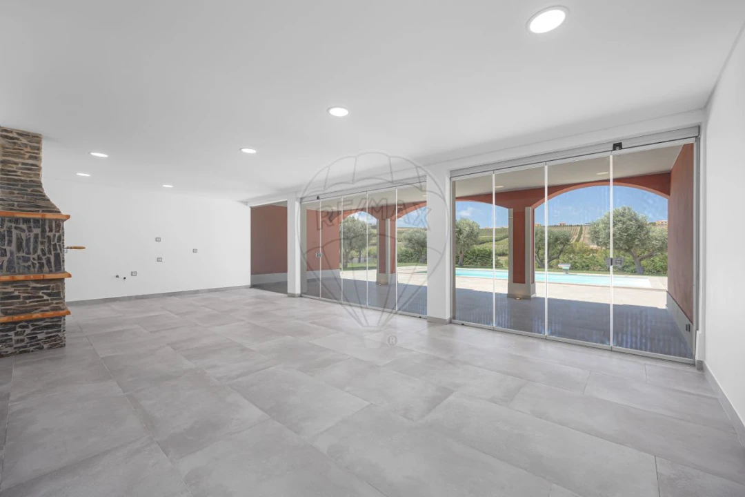 Moradia T6 para Venda em São Pedro da Cadeira Foto 30