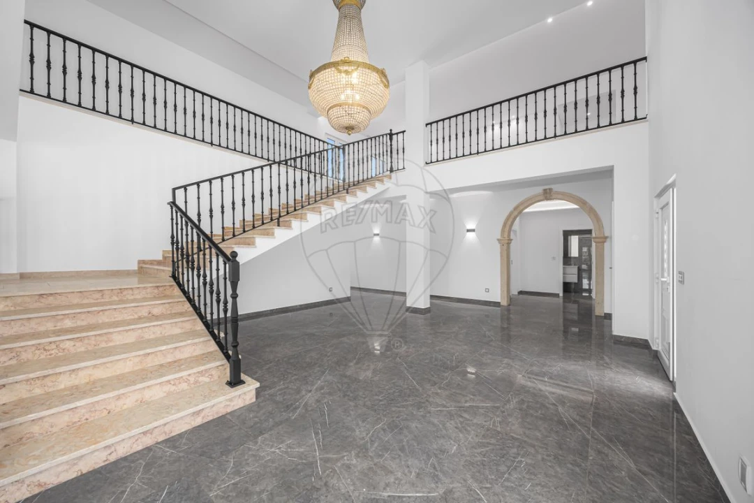 Moradia T6 para Venda em São Pedro da Cadeira Foto 7