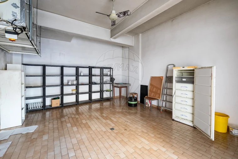 Loja para Venda em Castanheira do Ribatejo e Cachoeiras Foto 11