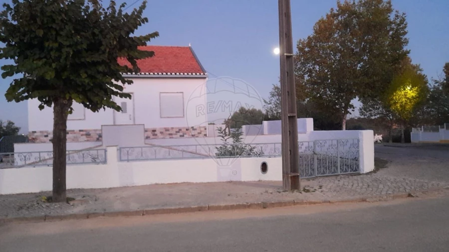 Moradia T4 para Venda em Alcanena e Vila Moreira Foto 2