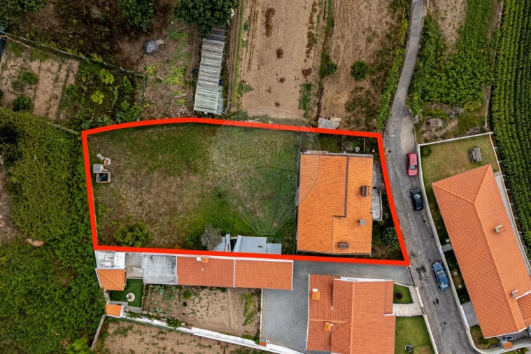 Moradia T3 para Venda em Vila de Cucujães Foto 3