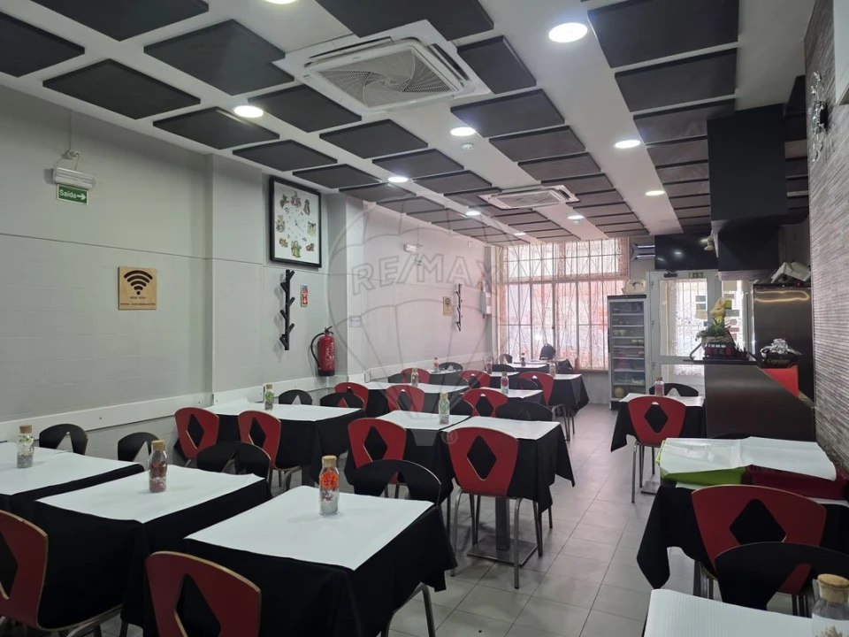 Negócio para Venda em Póvoa de Santa Iria e Forte da Casa Foto 6