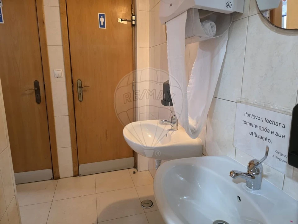 Negócio para Venda em Póvoa de Santa Iria e Forte da Casa Foto 2