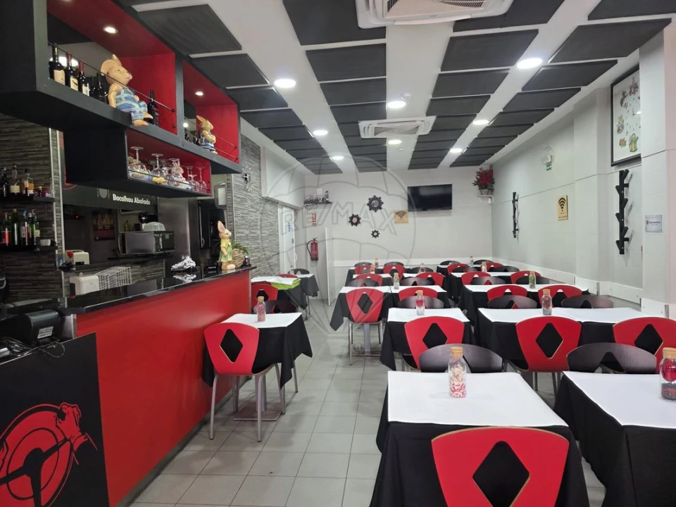 Negócio para Venda em Póvoa de Santa Iria e Forte da Casa Foto 1