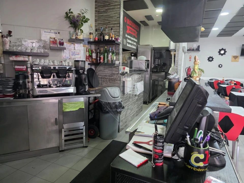 Negócio para Venda em Póvoa de Santa Iria e Forte da Casa Foto 8