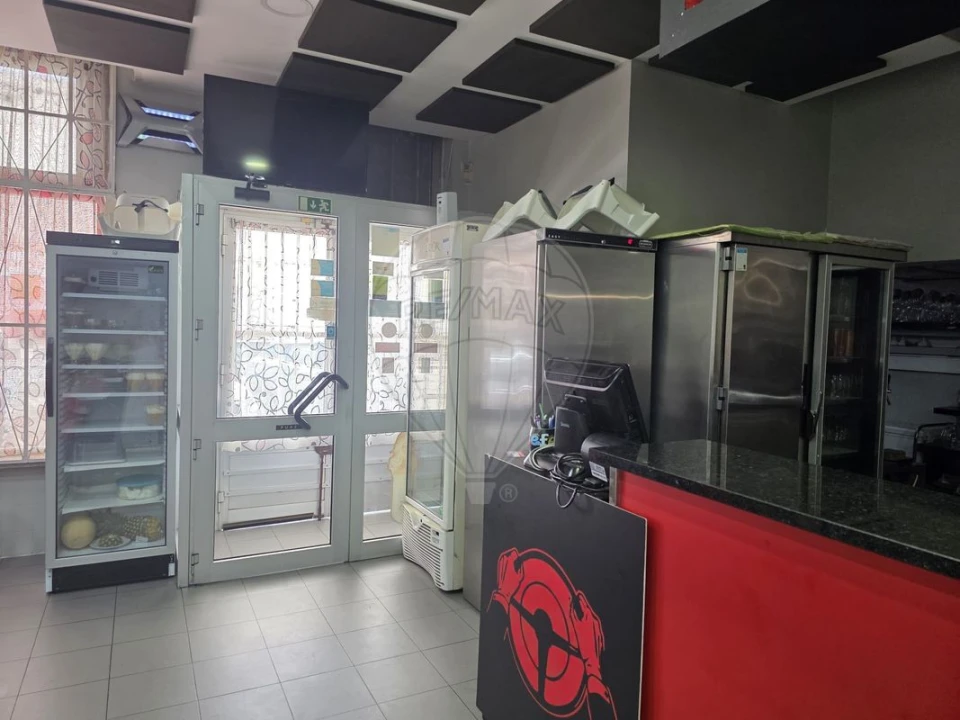 Negócio para Venda em Póvoa de Santa Iria e Forte da Casa Foto 3