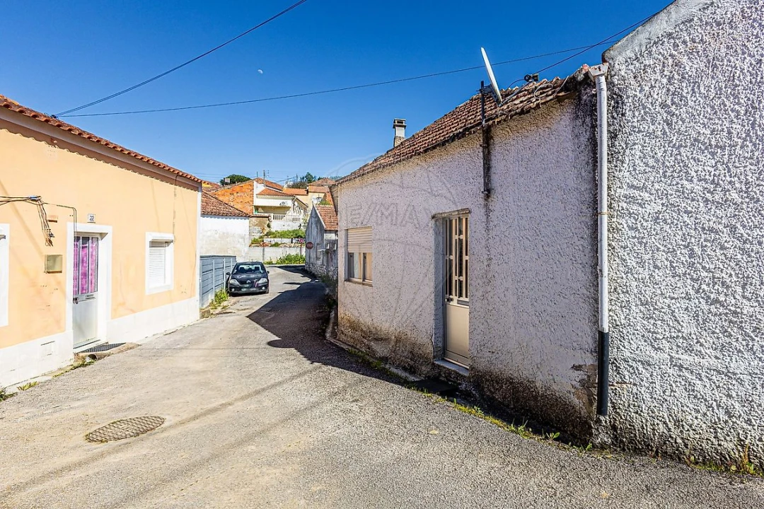 Moradia T3 para Venda em Manique do Intendente, Vila Nova de São Pedro e Maçussa Foto 2