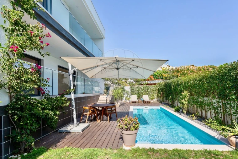 Moradia T5 para Venda em Oeiras e São Julião da Barra, Paço de Arcos e Caxias Foto 2