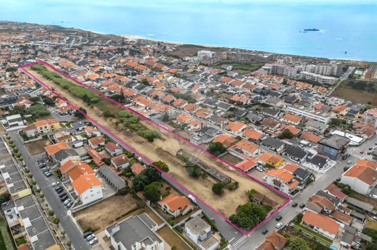 Terreno para Venda em Mindelo Foto 2