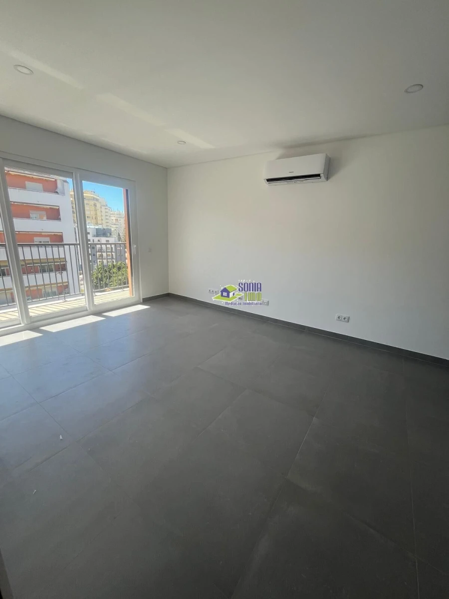 Apartamento T2 para Venda em Armação de Pera Foto 13
