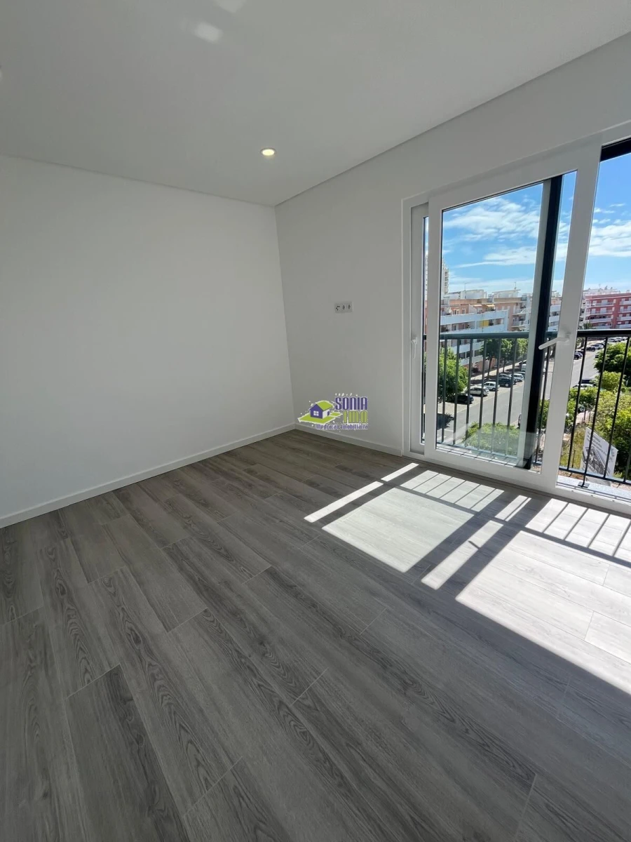 Apartamento T2 para Venda em Armação de Pera Foto 16