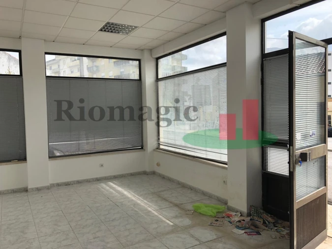 Loja para Venda em Rio Maior Foto 5