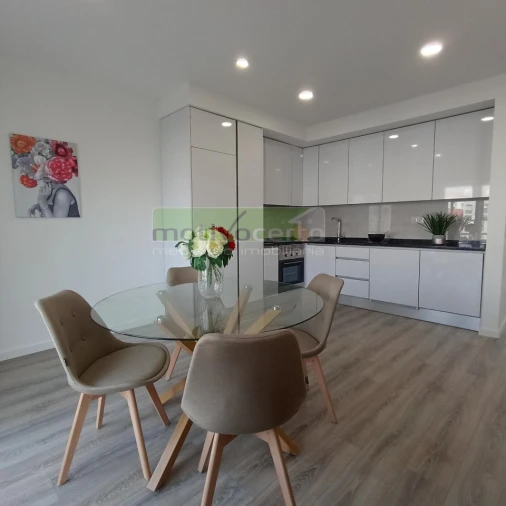 Apartamento T3 para Venda em Benfica Foto 2