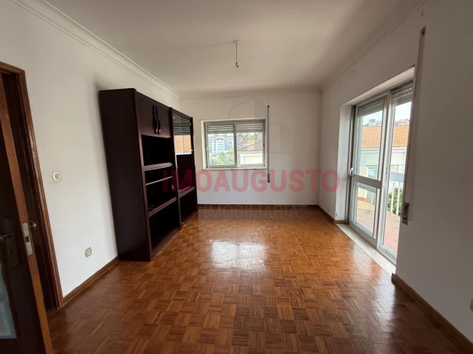 Apartamento T3 para Venda em Guarda Foto 2