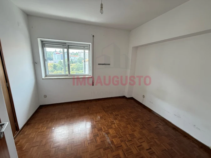 Apartamento T3 para Venda em Guarda Foto 8