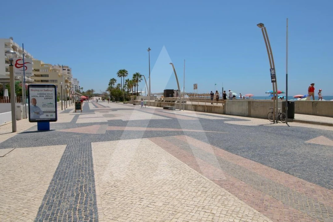 Apartamento T1 para Arrendamento em Quarteira Foto 18