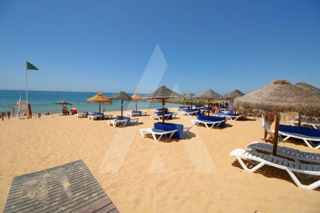 Apartamento T1 para Arrendamento em Quarteira Foto 16