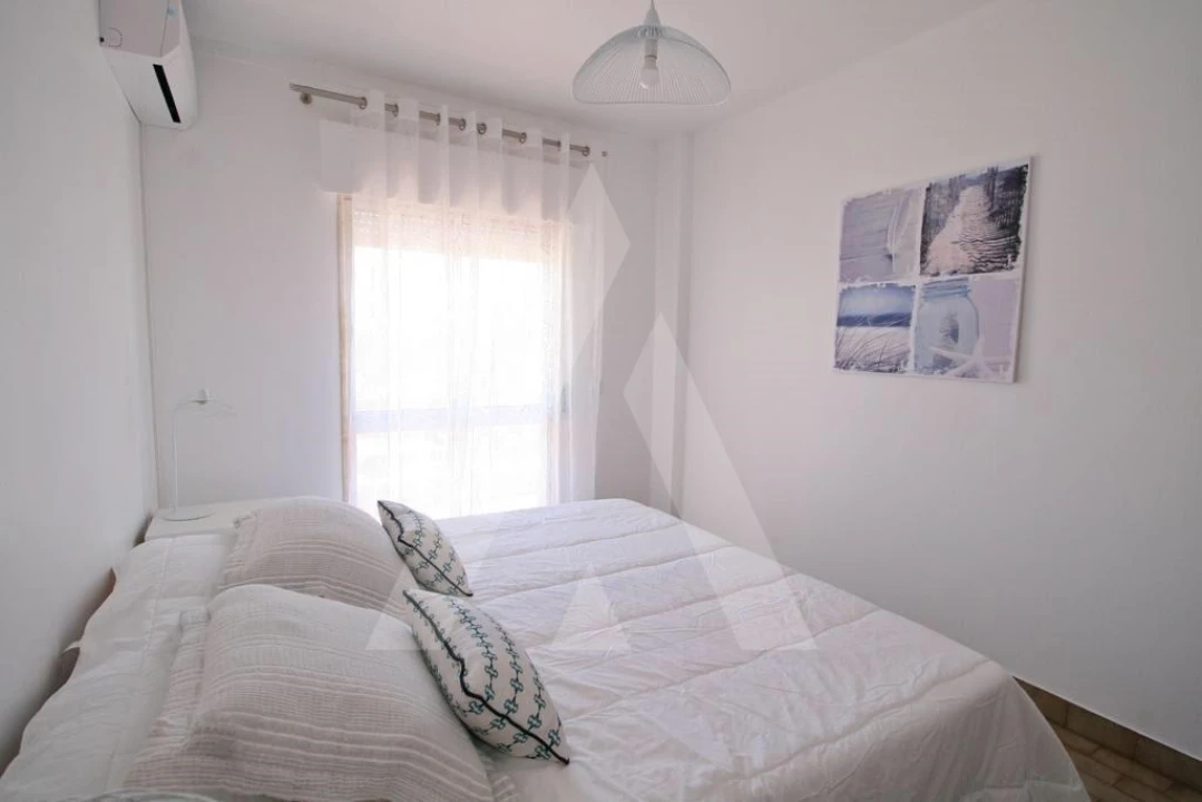 Apartamento T1 para Arrendamento em Quarteira Foto 10