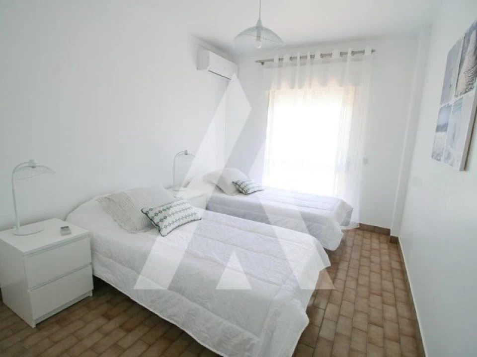 Apartamento T1 para Arrendamento em Quarteira Foto 22