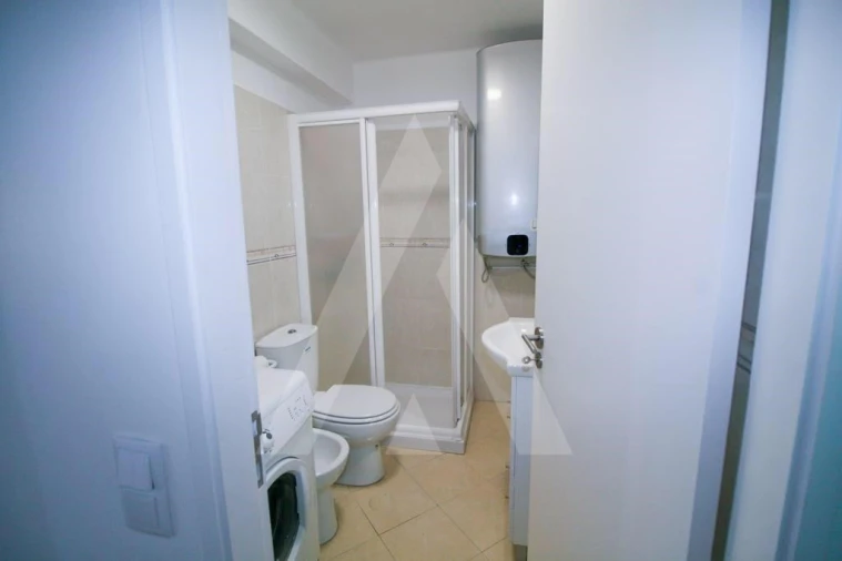 Apartamento T1 para Arrendamento em Quarteira Foto 11