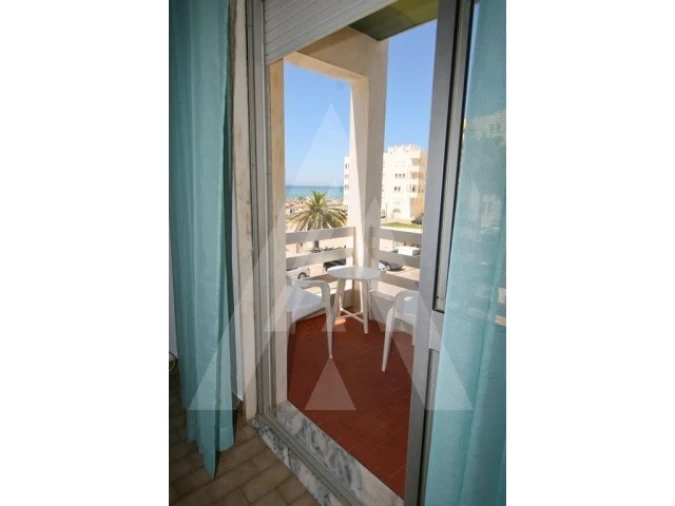 Apartamento T1 para Arrendamento em Quarteira Foto 19