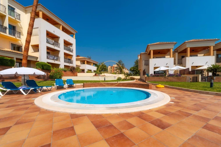 Moradia T3 para Arrendamento em Quarteira Foto 81