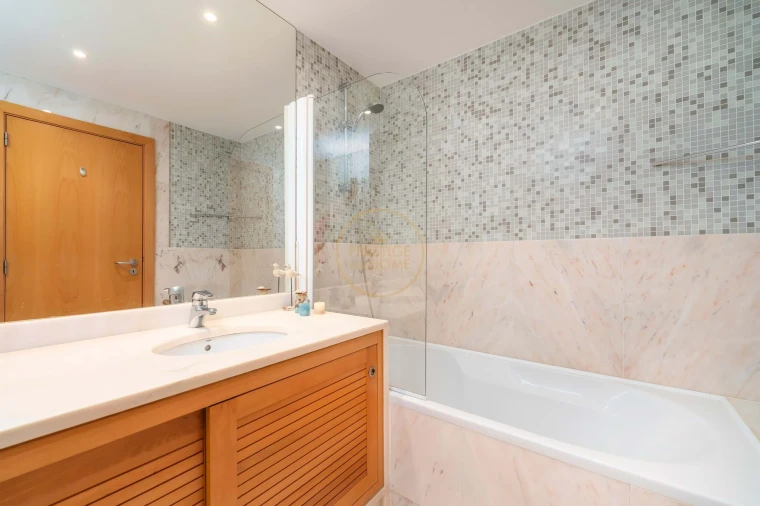 Moradia T3 para Arrendamento em Quarteira Foto 31