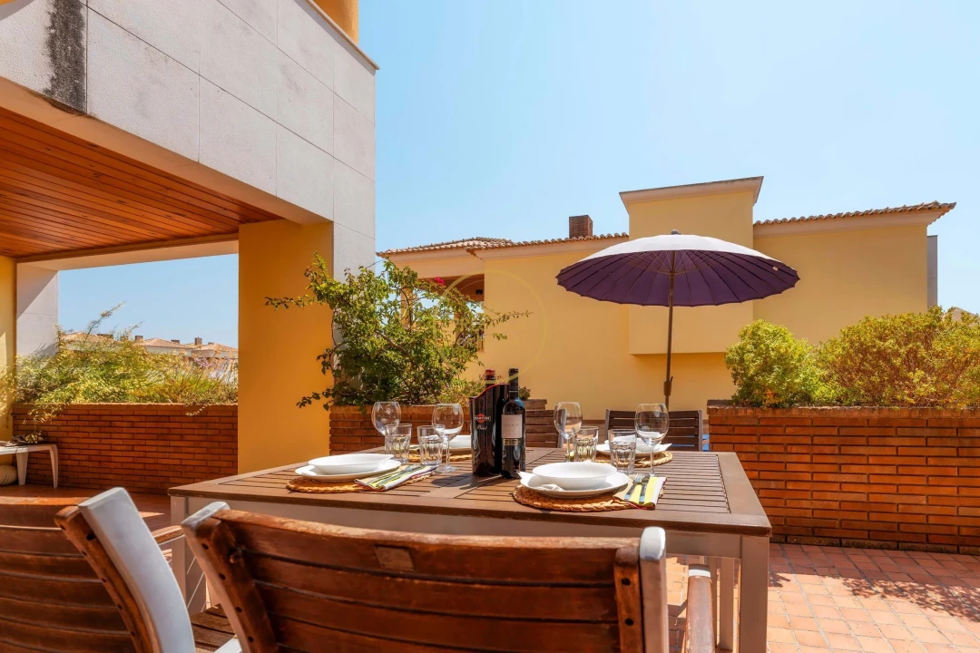 Moradia T3 para Arrendamento em Quarteira Foto 10