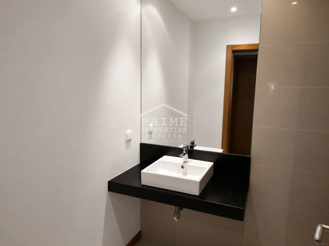 Apartamento T2 para Venda em Caniço Foto 10