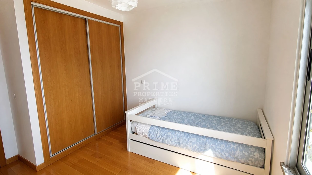 Apartamento T2 para Venda em Caniço Foto 12