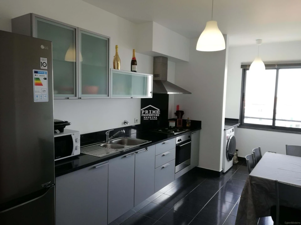 Apartamento T2 para Venda em Caniço Foto 4