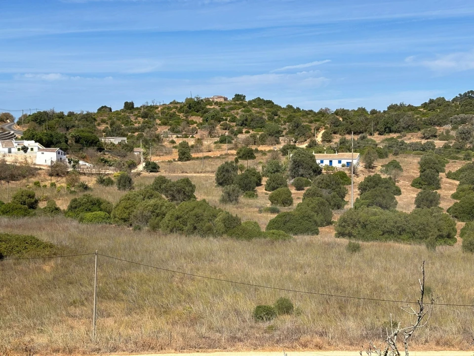 Terreno para Venda em Lagos (São Sebastião e Santa Maria) Foto 1