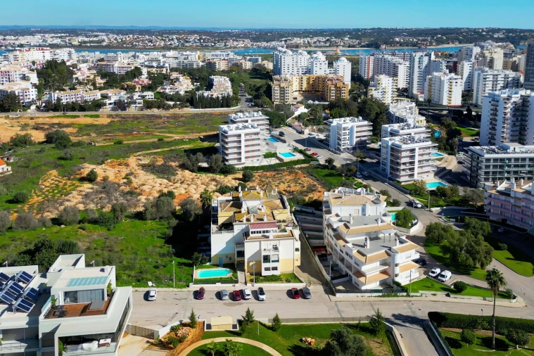 Apartamento T2 para Arrendamento em Portimão Foto 25