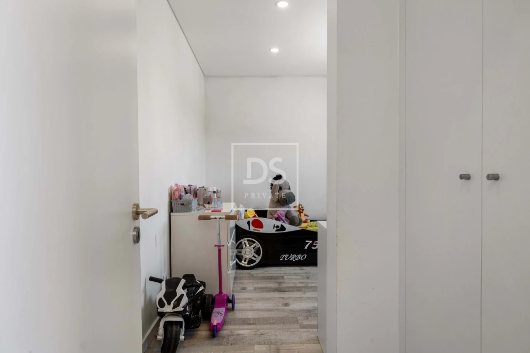 Apartamento T3 para Venda em Seixal Foto 9