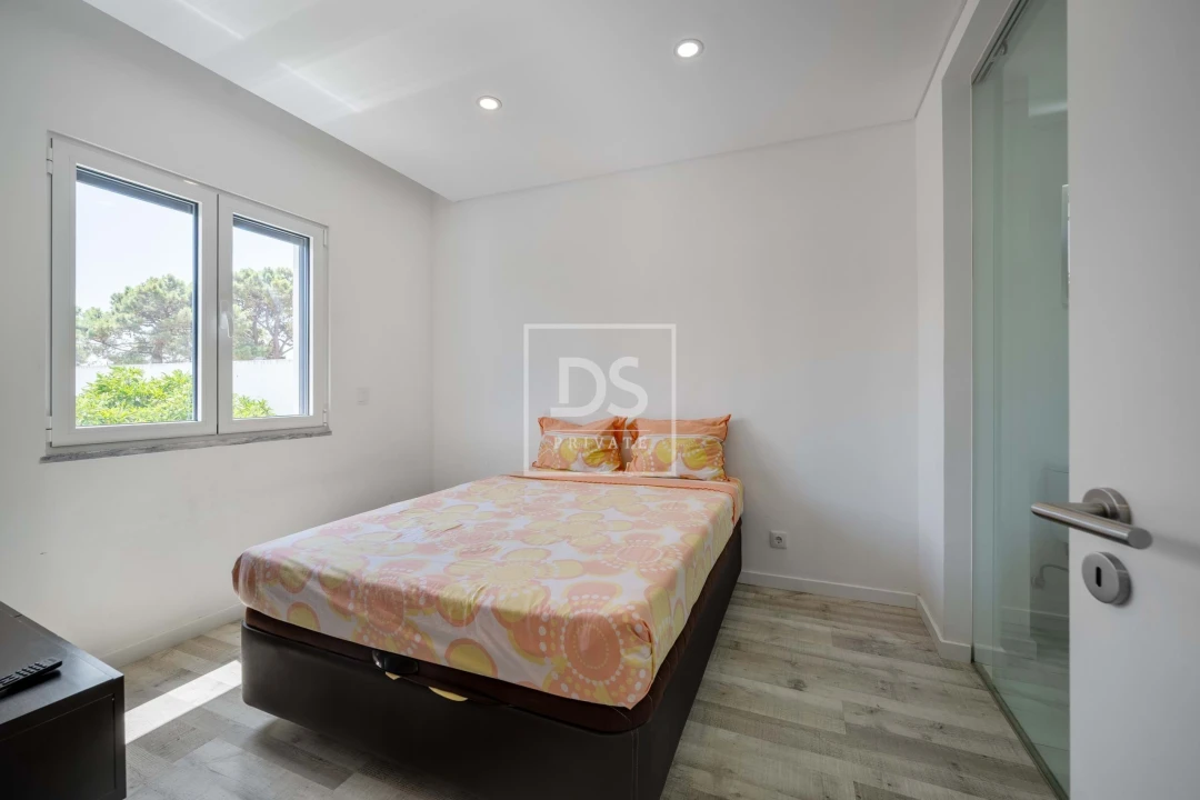 Apartamento T3 para Venda em Seixal Foto 13