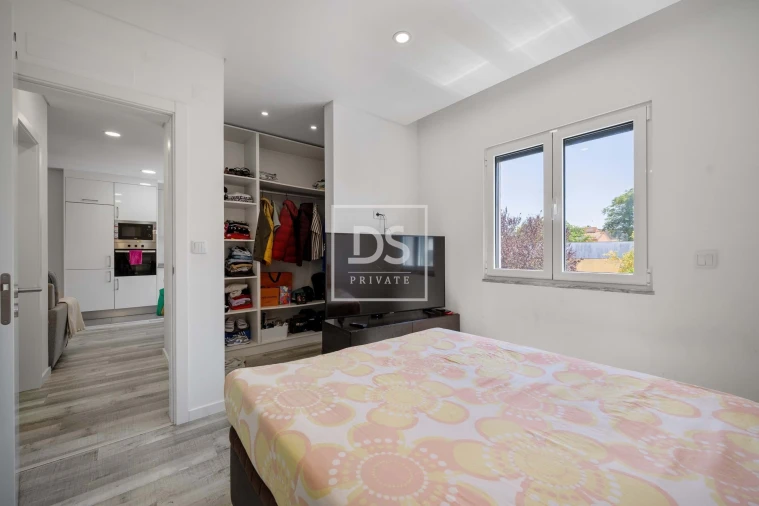 Apartamento T3 para Venda em Seixal Foto 16